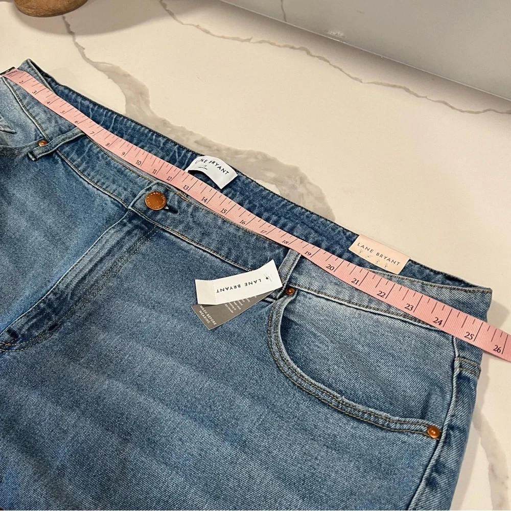 NWT Lane Bryant Distressed High Rise Classic Straight Leg Signature Fit Jeans 28